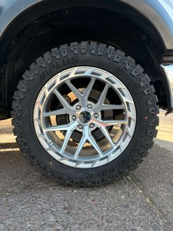 20x10 Rims and Tires 33/1250/20 MT