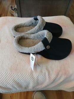 New berlin slipper/shoe size 42-43