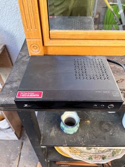 Zenith DTT901 Digital TV Converter Box DTV Tuner for Analog TVs – No Remote  Description: Zenith DTT901 Digital TV Converter Box / DTV Tuner. Designed