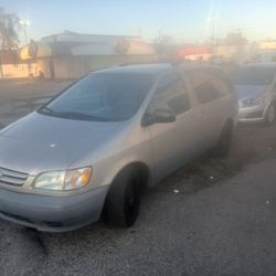 2003 Toyota Sienna