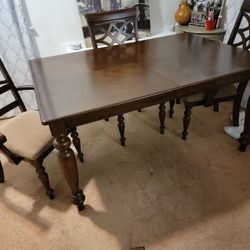 Expandable Dining Room Table
