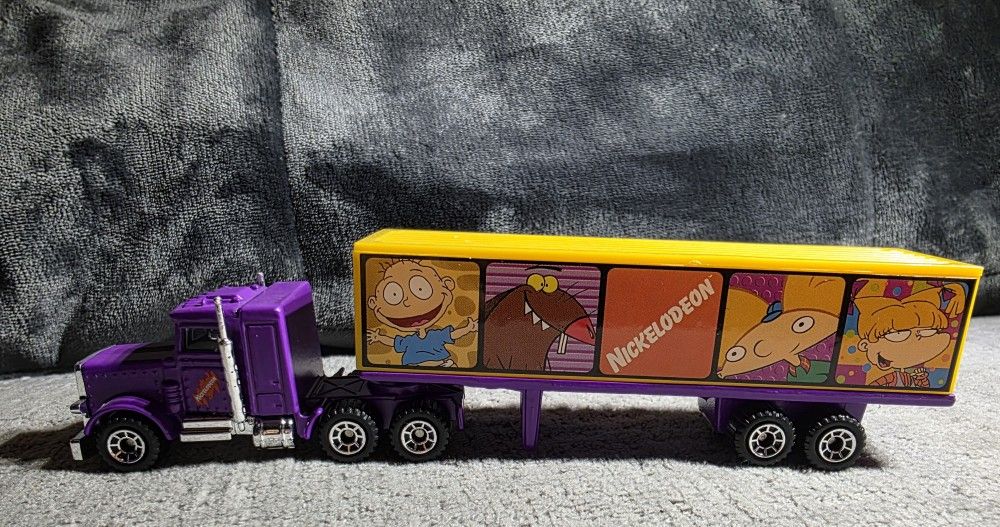 Matchbox Nickelodeon Rugrats Peterbilt Toy Truck & Container Trailer 1983/1981