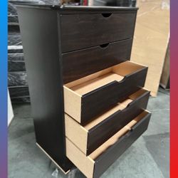 5 drawers dresser/ Five drawers dresser