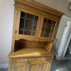 Gorgeous Vintage Solid Oak Hutch (2 pieces)