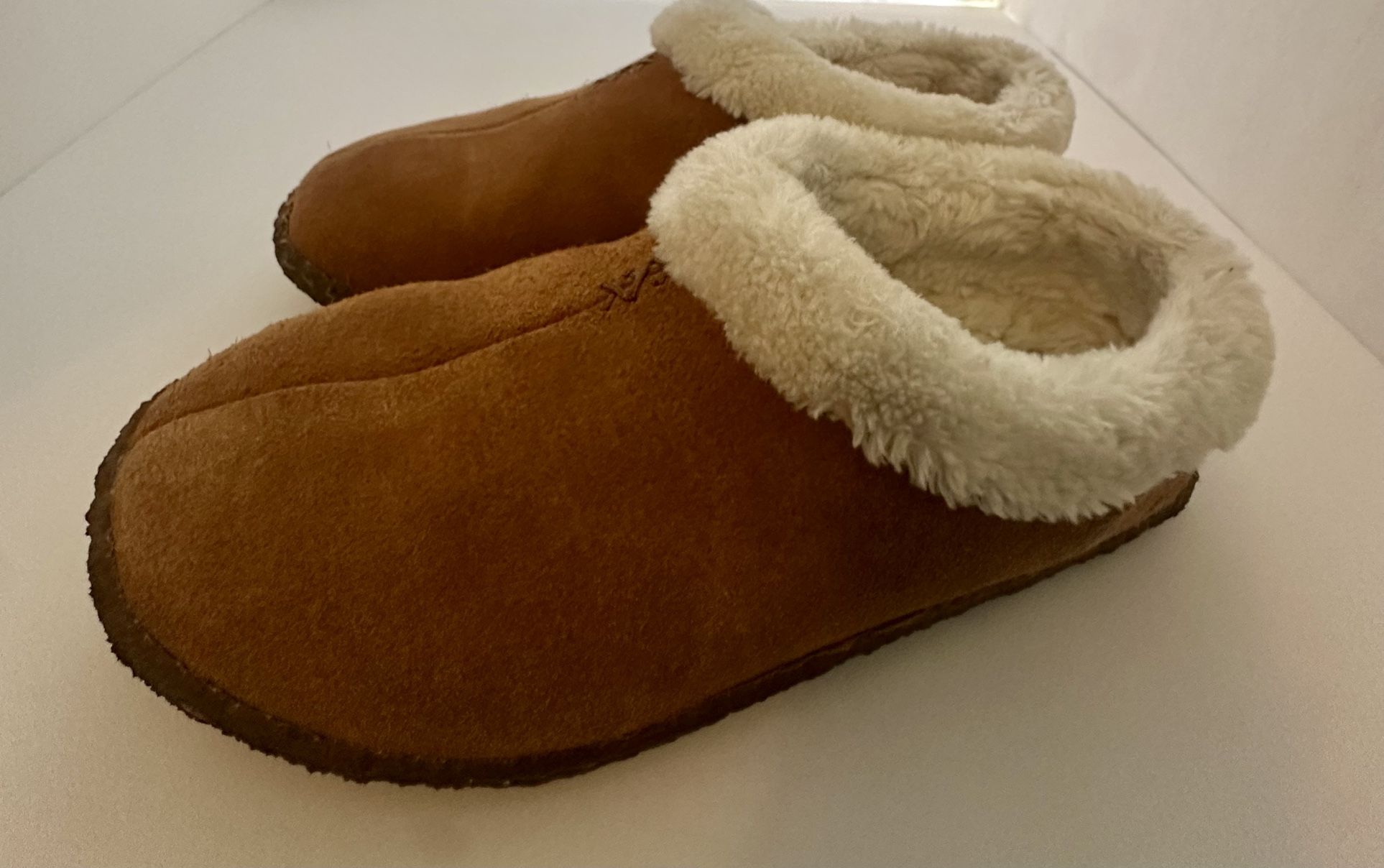 Columbia Women's Fleece Lined Suede Slippers Brown Size 8