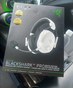 Razer - BlackShark V3 Pro ANC Wireless Over-the-Ear Gaming Headset for PlayStation, PC, Mac, Nintendo Switch, Smartphone - Black