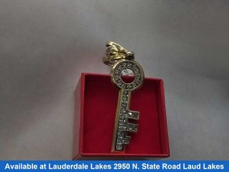 Pendant - Yellow Gold 10k (.417) 11.9 grams