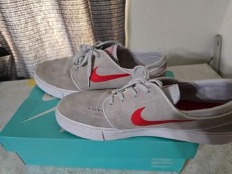 Nike shoes size 11