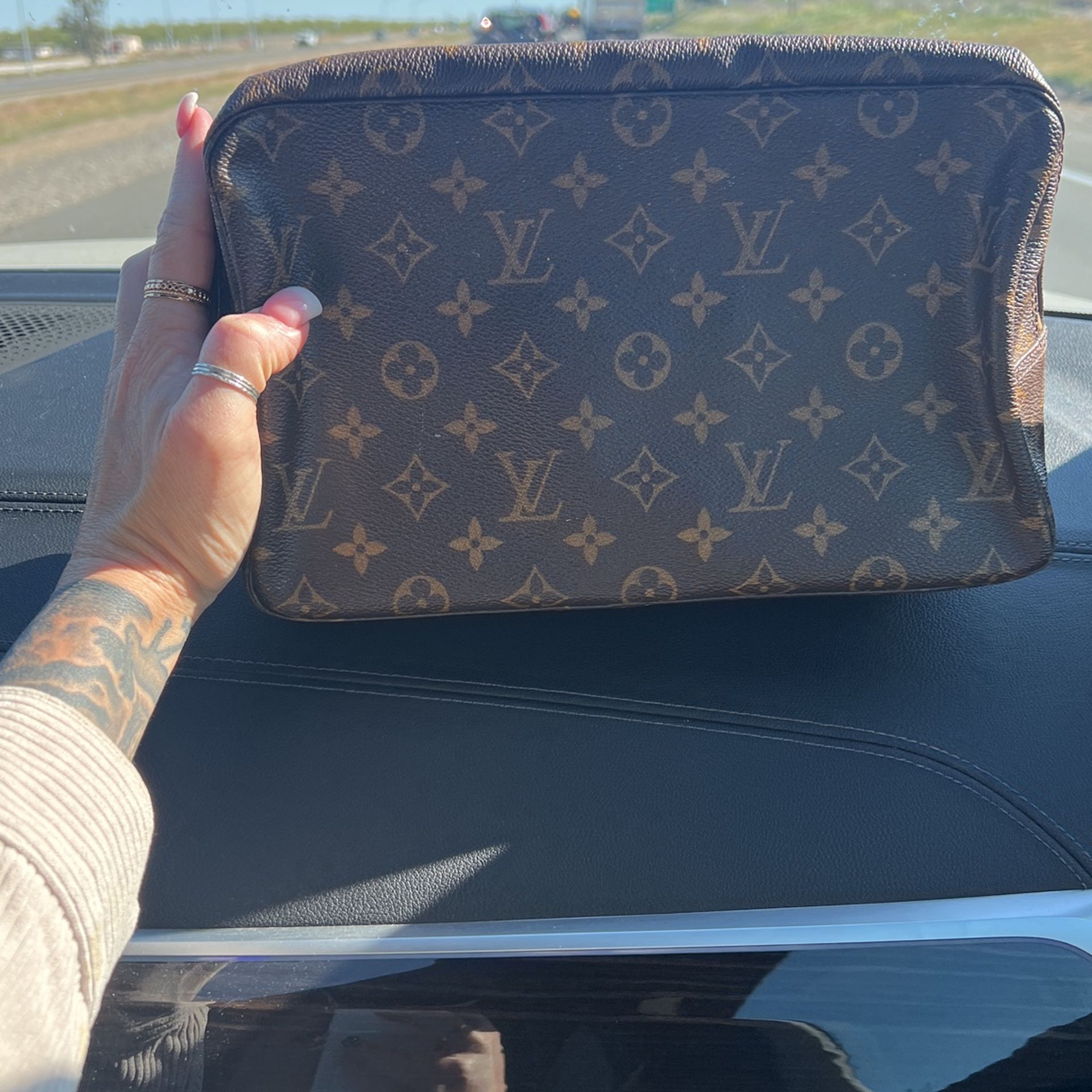 Auth Louis Vuitton Trousse Toilette 28 Cosmetic Pouch Monogram M475228