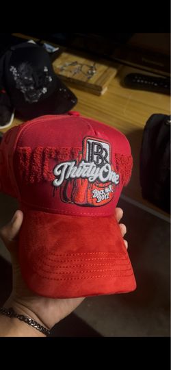 Red backpack boyz x ThirtyOne hat