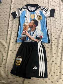 Kids size Argentina 10 Messi jersey and short