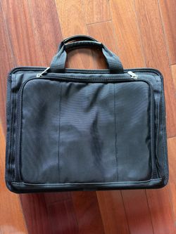 Black Compaq Laptop Case/Briefcase