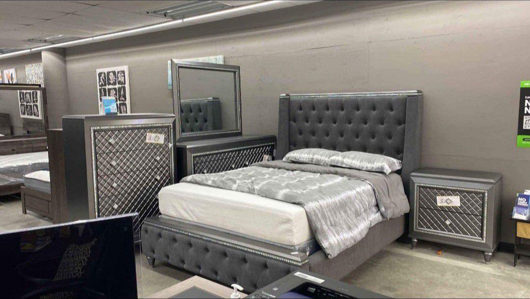 Giovani Dark Grey Panel Bedroom Set Queen/King Bed Dresser Nightstands Mirror✨Financing Available Only $10 Down Payment✨