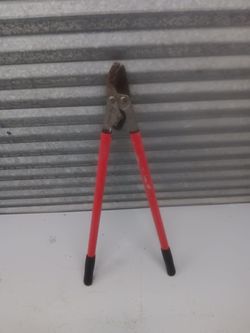 Selling 1 used hedge clippers in good working condition