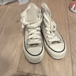Beige Chuck Taylor Platform Converse 