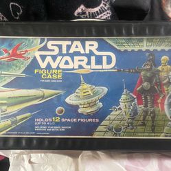 Star World Figurines And Carrying Case 