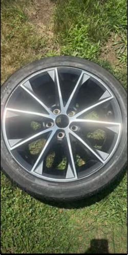 OEM 18" Toyota Camry SE/XSE Wheel & Tire 225/45R18