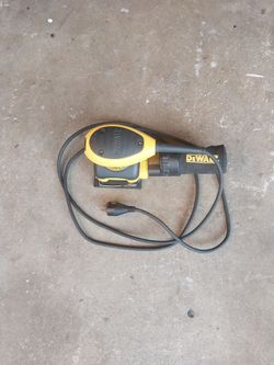 1/4 Sheet Palm Sander 60 Hz  2.4 A 1400  / min  ( OPM ) ( Condition Good  )