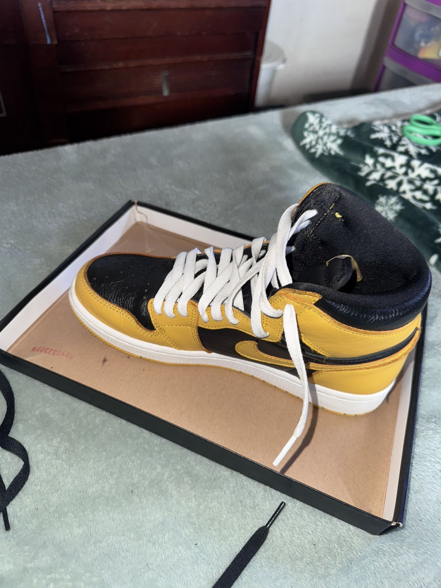 Jordan 1 “ Pollen “