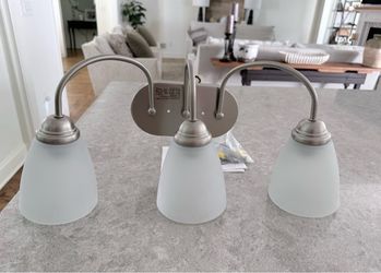NIB Kichler 3 light bathroom vanity fixture