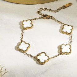 JeenMata White Flower Link Bracelet in Yellow Gold Plated