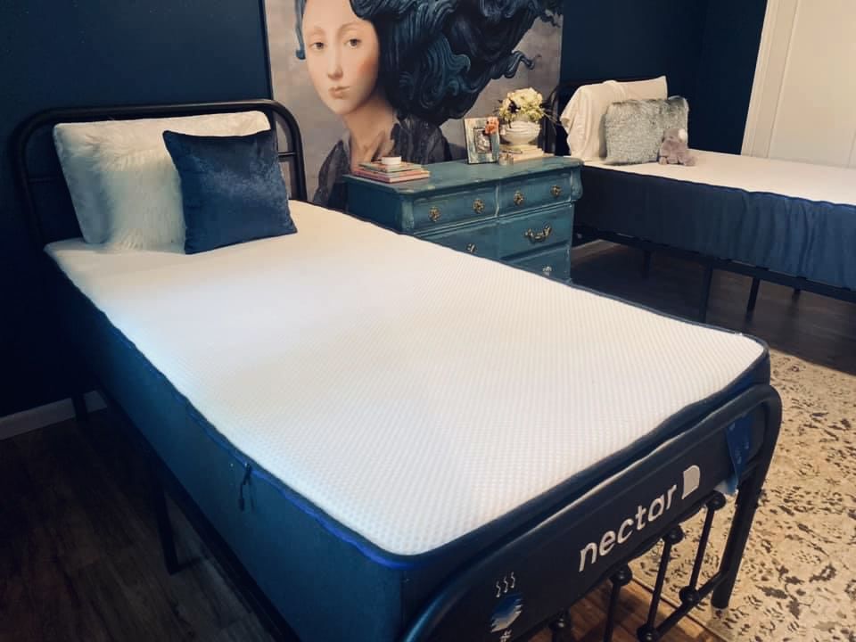 Nectar Premier Mattress Twin XL, Like New, Perfect Condition, **Authentic Badge**  