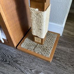 Solid Wood Cat Scratching Post