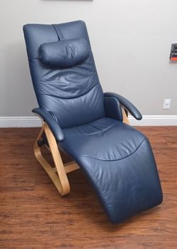 *HTF* NEPSCO BACKSAVER PRODUCTS CO. ZERO GRAVITY CHAIR IN NAVY BLUE LEATHER