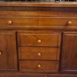 Solid Wood Dresser (READ DESCRIPTION Serious Buyers Only)