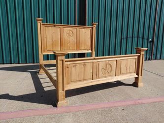 🤠 RUSTIC OASIS KING BED FRAME — $200 🤠