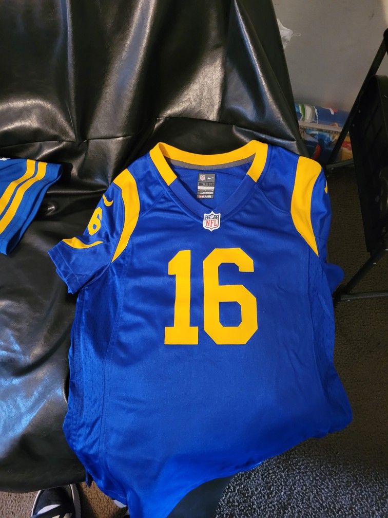 Los Angeles Rams Jersey for Sale in Long Beach, CA - OfferUp