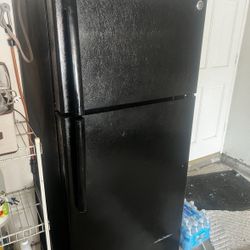 GE Refrigerator 