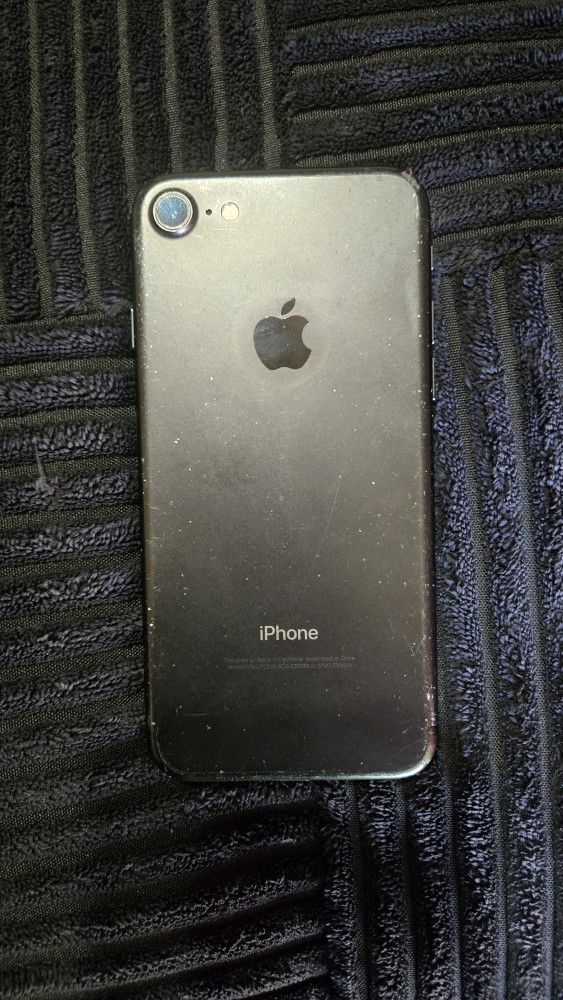 apple iphone 7 (Lockedout)
