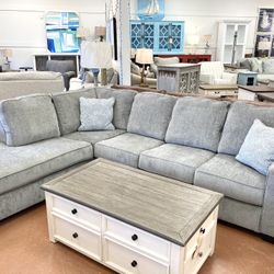 New Sectional 🔥🔥 IN STOCK NOW