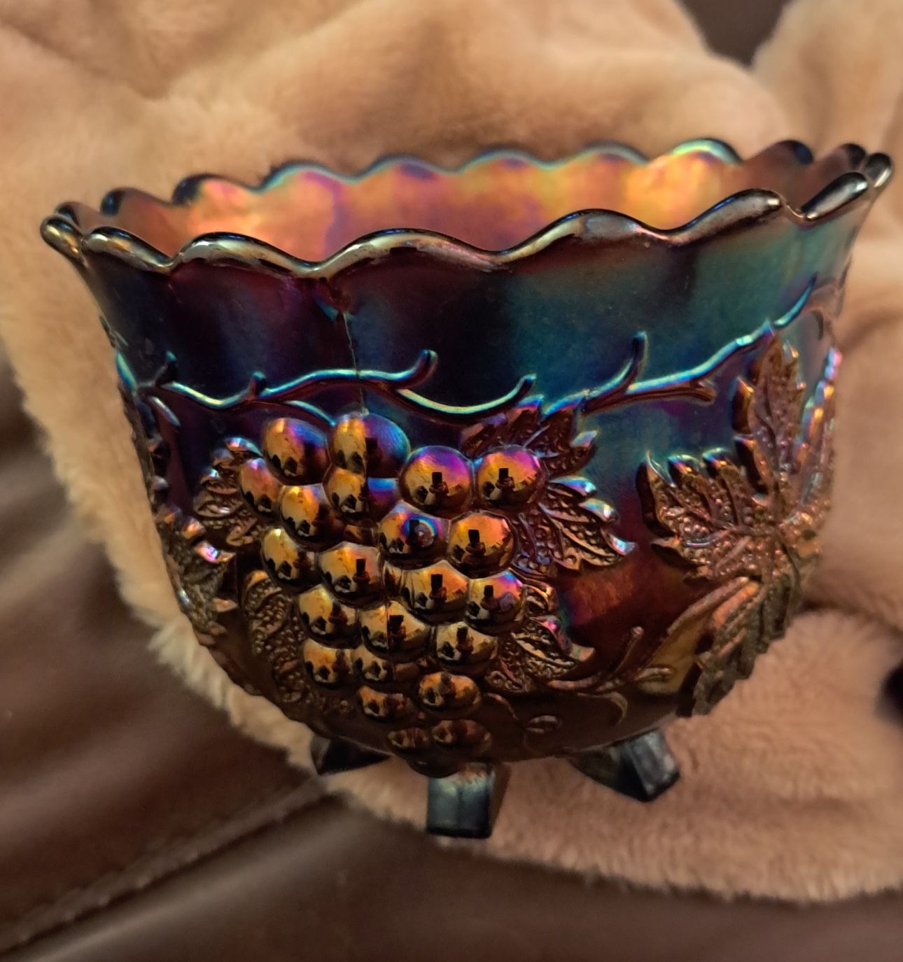 Vintage amethyst carnival Glass 