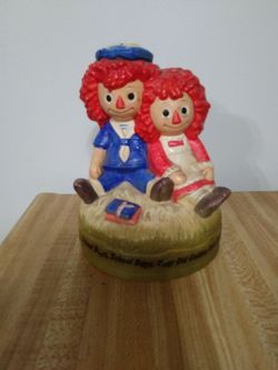 RAGEDY ANN & RAGEDY ANDY VINTAGE MUSIC PLAYER