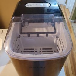 IGLOO Ice Maker