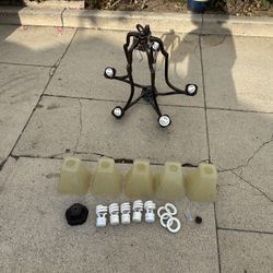 Nice Looking Chandelier In Excellent Condition  