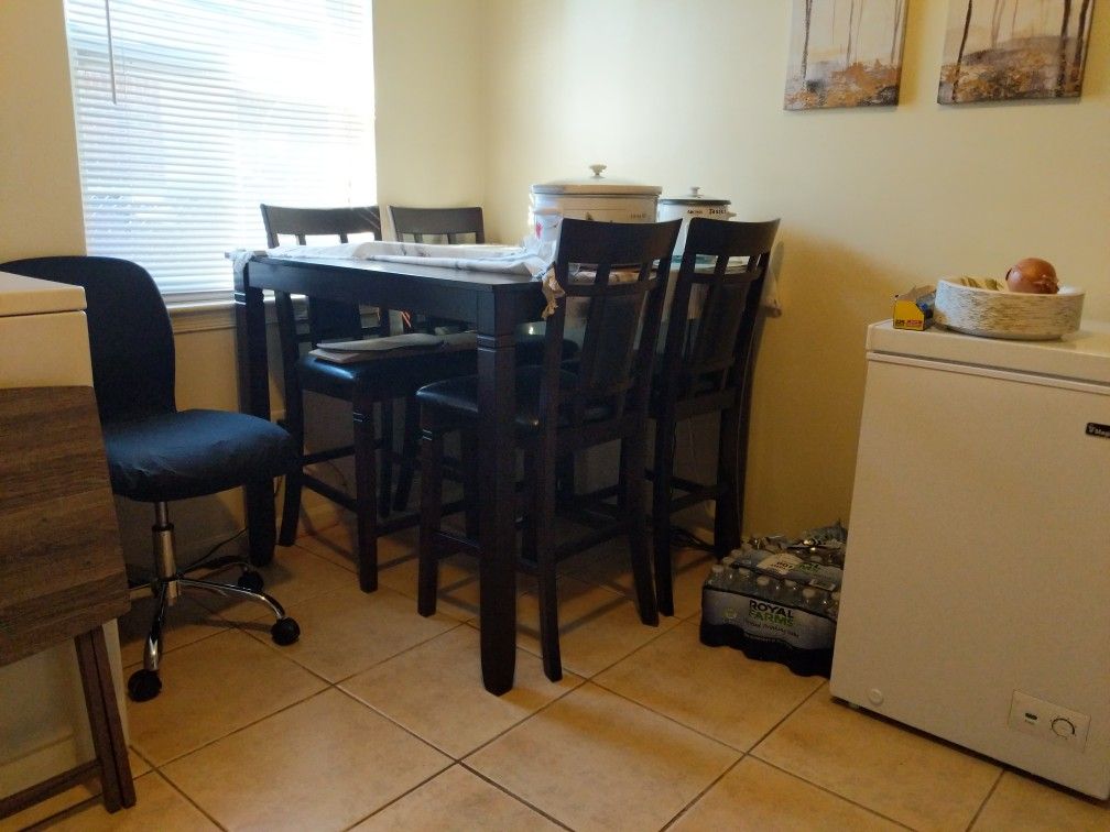 Pub Style Kitchen Table Set