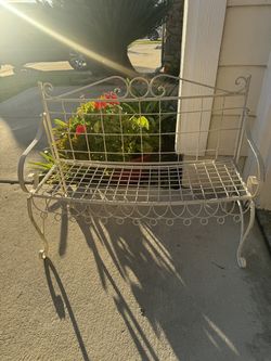 **** NEW CUTE BENCH PLANTER - PLS READ DESCRITION & SEE MY OTHER LISTINGS ****