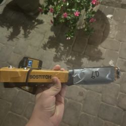 Bostitch 0.25-in Heavy Duty Manual Hammer tacker NEW