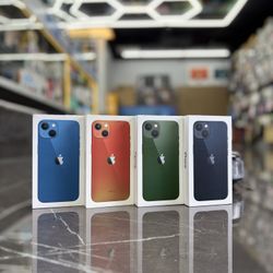 iPhone 13 (UNLOCKED) (TAKE IT HOME IN PAYMENTS TODAY)