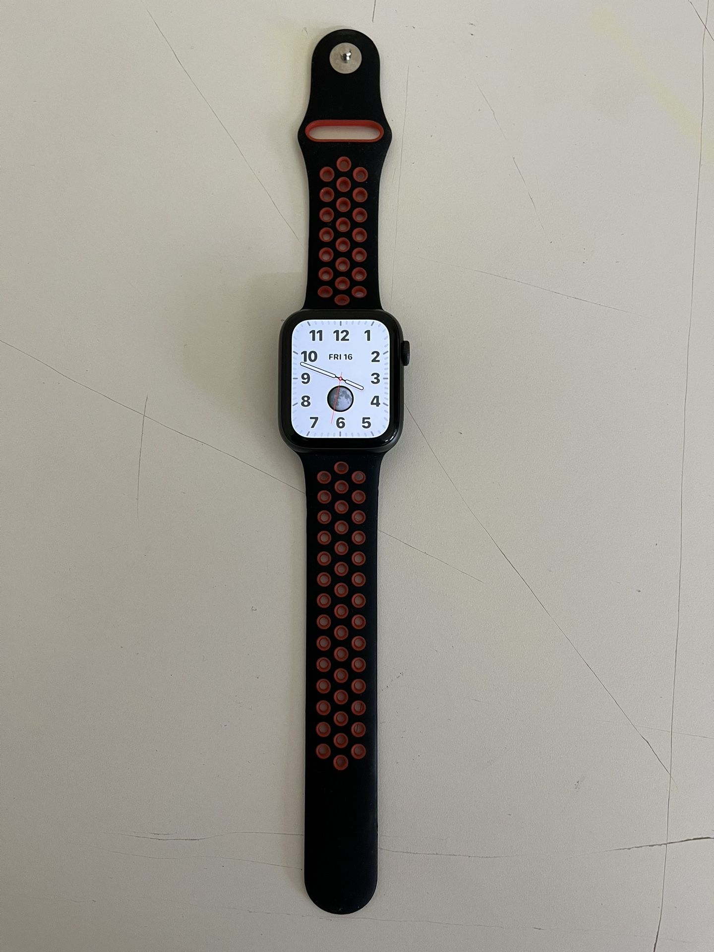 Apple Watch Series 5 GPS + Cellular