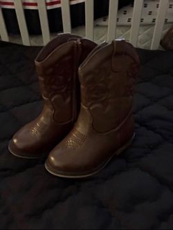 Baby girls shoes sz 5&6, night chair, headband holder