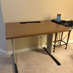 Computer Desk 36x30x29in (Easily Disassembled)