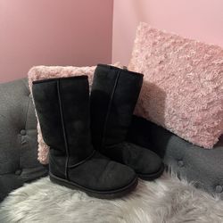 UGG