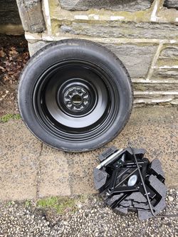 Bridgestone T155/70D17 110M Replacement Tire with jack New