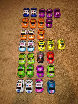YUE, UKE, ASNX   MINI CAR 

MODEL ZOOM PULL BACK CARS