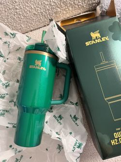 Stanley The St. Patrick's Day Flowstate Quencher 40oz Tumbler