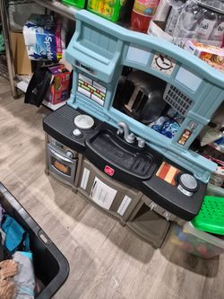 Step2 kitchen play set.